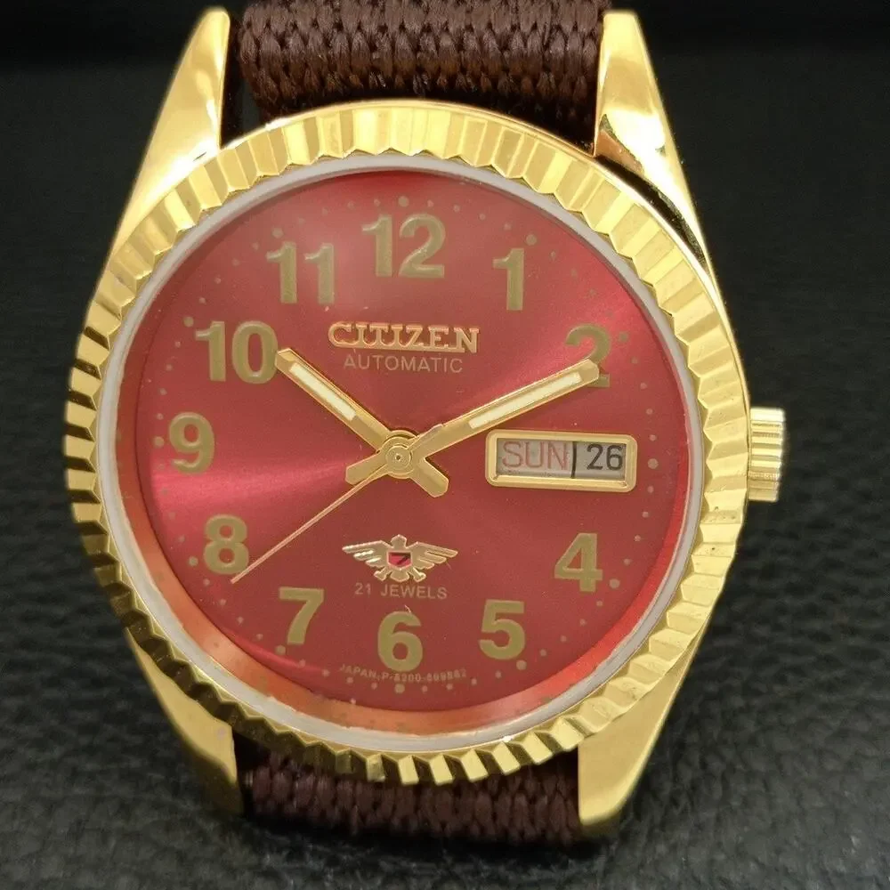 Vintage 1978 Citizen Automatic Mens Gold Watch W/daydate & Red accents